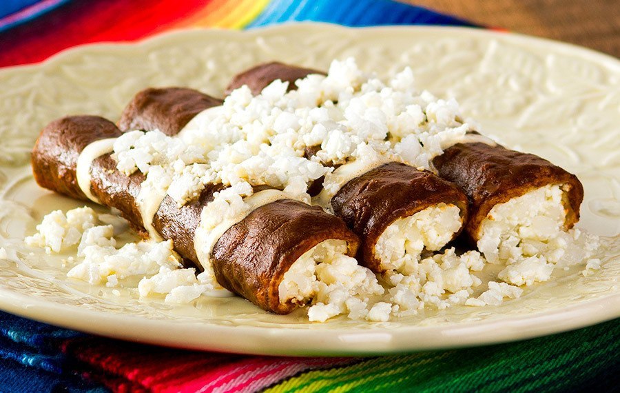 Prepara Estas Deliciosas Enmoladas Que Se Preparan Sólo En 30 Minutos De  Principio A Fin. Un platillo clásico de la cocina Mexicana. ¡Deliciosas!